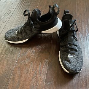 Women’s Nike Elite TR running shoes